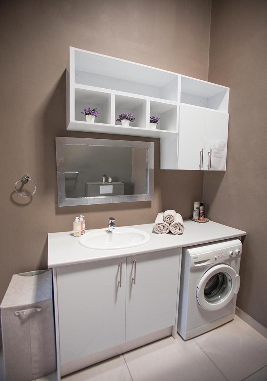Rnb'S Studio Apartment Windhoek Kültér fotó