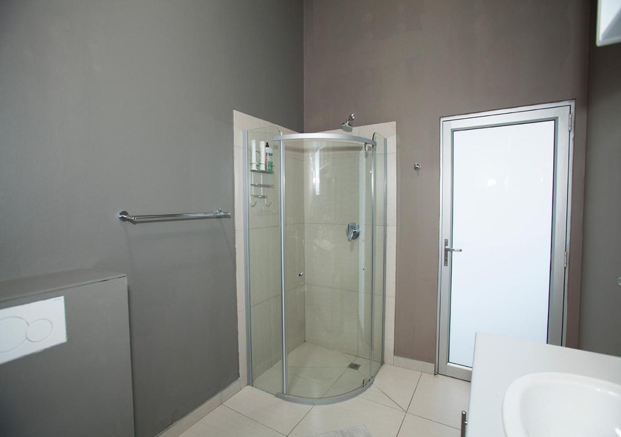 Rnb'S Studio Apartment Windhoek Kültér fotó