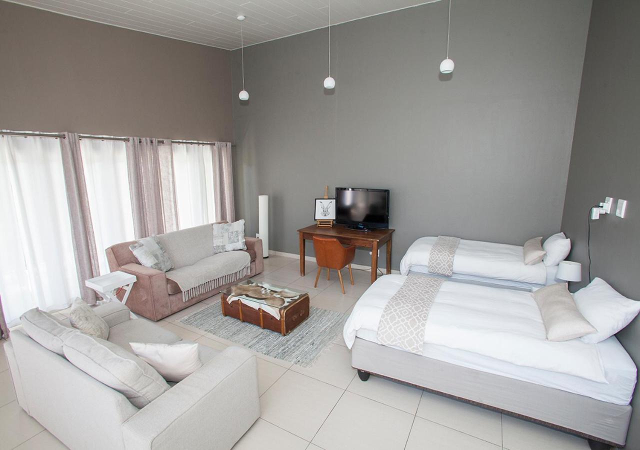 Rnb'S Studio Apartment Windhoek Kültér fotó
